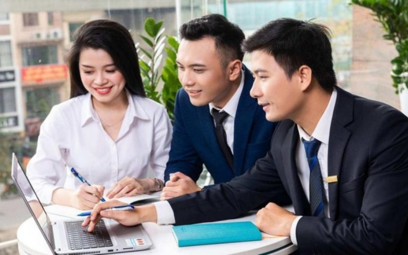 Lương theo doanh số gắn trực tiếp với kết quả bán hàng và hoa hồng