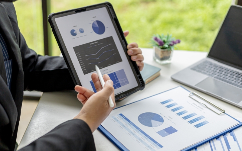 Kết hợp lương cố định và hoa hồng để khích lệ nhân viên