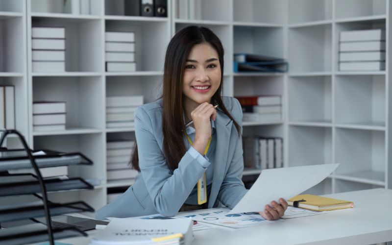 Nhân viên kinh doanh cần khảo sát thực tế khu vực phụ trách để nắm bắt tình hình tiêu thụ sản phẩm