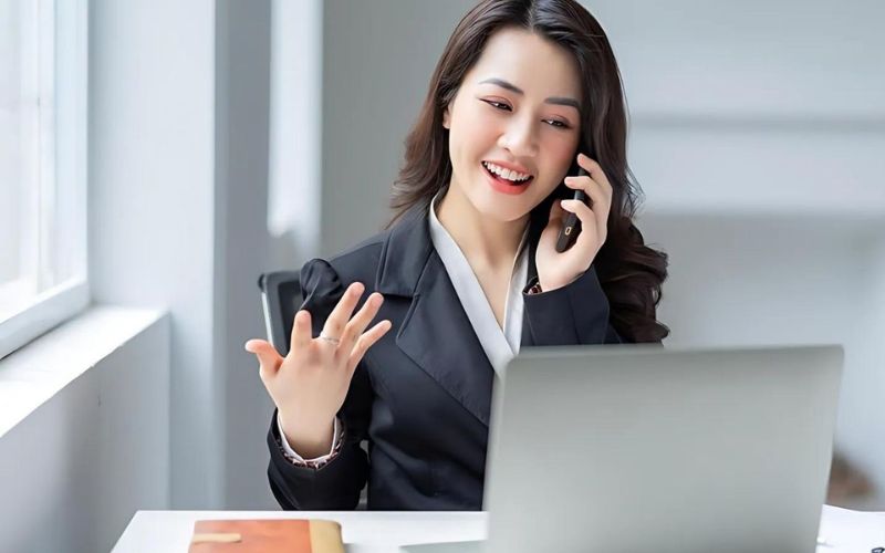 Công việc sale online gồm tư vấn, chốt đơn, theo dõi đơn hàng và chăm sóc khách hàng