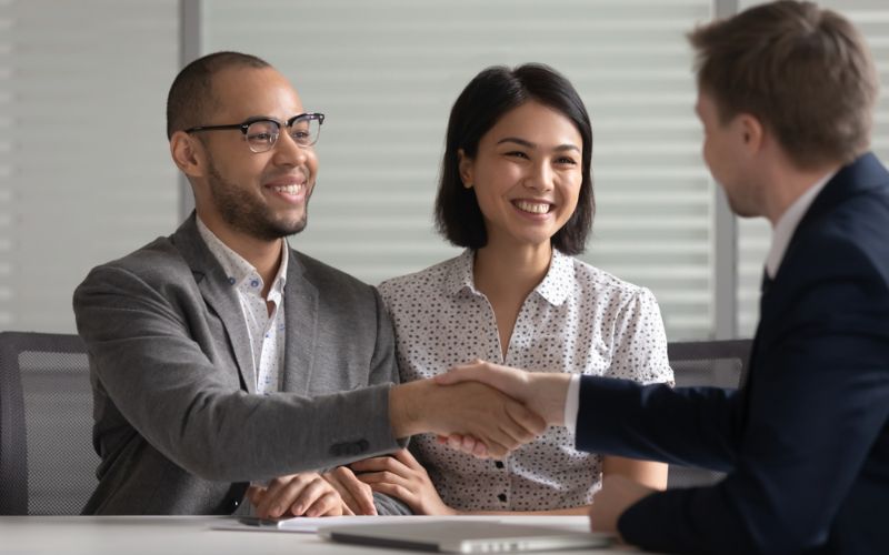 Direct Sales giúp doanh nghiệp tiếp cận khách hàng trực tiếp và xây dựng niềm tin hiệu quả