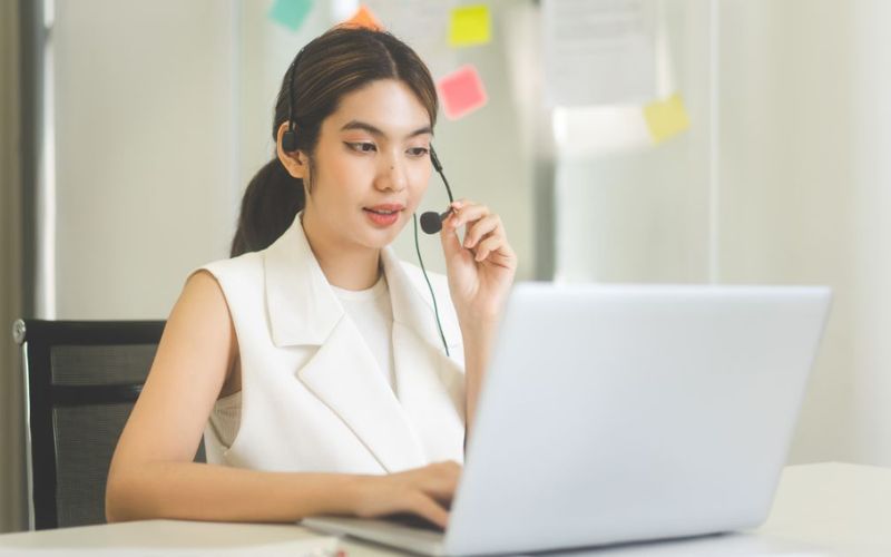 Bán hàng qua điện thoại giúp tiếp cận khách hàng nhanh, tối ưu chi phí và thời gian