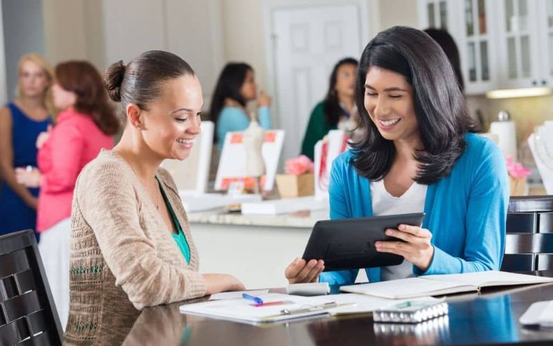 Bán hàng tại chỗ tạo cơ hội tương tác trực tiếp, tăng khả năng chốt đơn tức thì