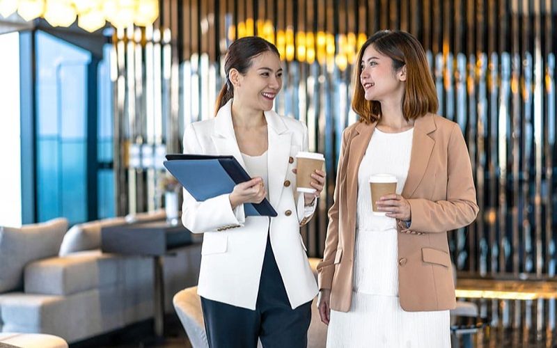 Sales Representative tiếp cận khách hàng, tư vấn nhu cầu và xây dựng mối quan hệ lâu dài