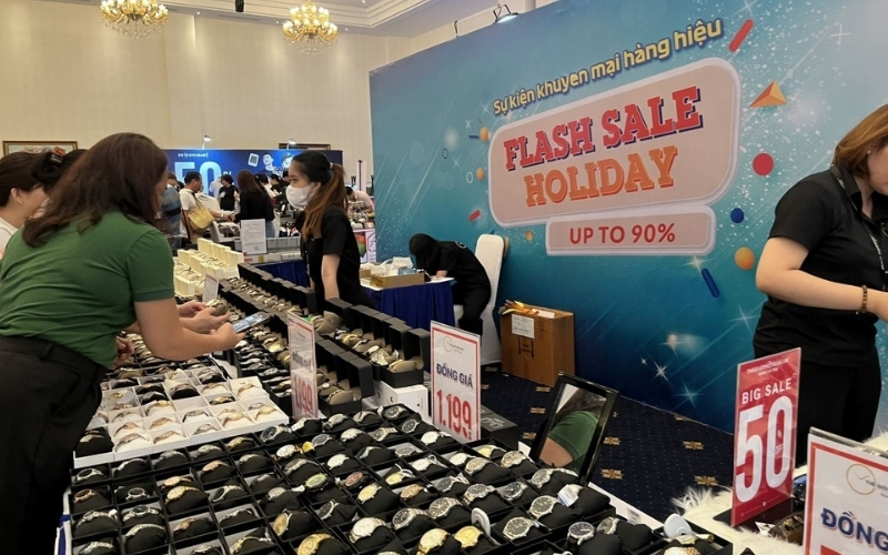 Hard Sell là chiến lược bán hàng trực diện giúp thúc đẩy khách hàng ra quyết định nhanh