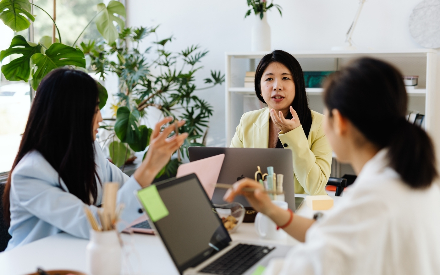 Kỹ năng giao tiếp giúp truyền đạt thông tin rõ ràng và tạo sự thấu hiểu