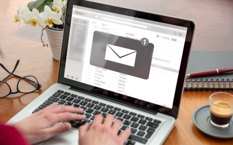 Email từ chối nhận việc nên trình bày ngắn gọn, rõ ràng và thể hiện đúng thông điệp