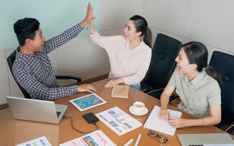 Kỹ năng tự tin và kiểm soát cảm xúc