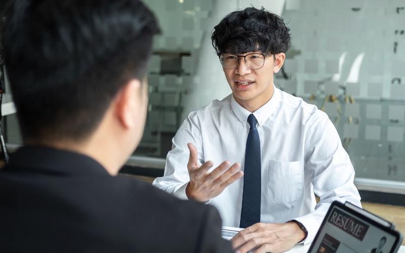 Hỏi về các công việc của vị trí ứng tuyển trong một ngày để nắm bắt và xây dựng cách quản lý hiệu quả