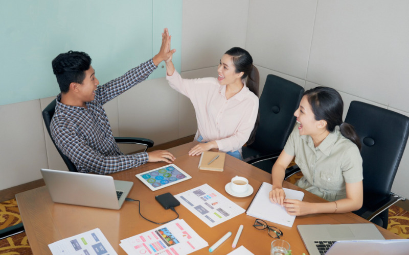 Hoạt động gắn kết giúp tăng mức độ cam kết của nhân viên với doanh nghiệp