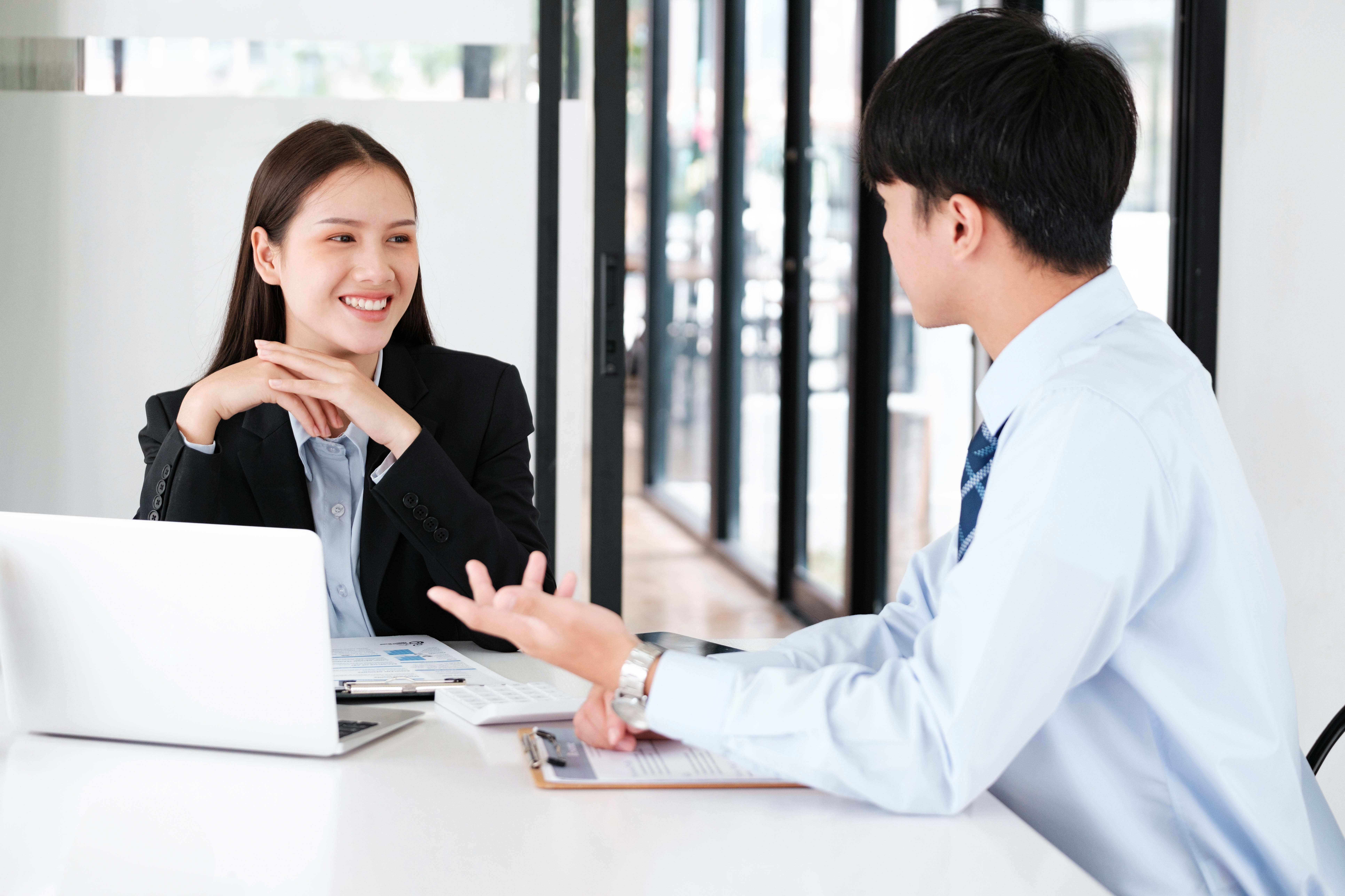 Bạn nên trả lời rõ ràng, minh họa thực tế khi nhà tuyển dụng hỏi về kỹ năng mềm