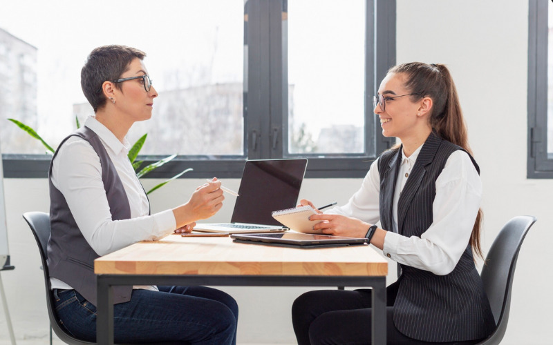 Interview là quá trình trao đổi giữa nhà tuyển dụng và ứng viên để đánh giá mức độ phù hợp với công việc