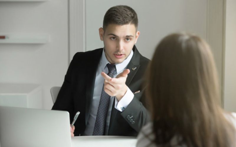 Sở hữu kỹ năng ngoại ngữ cho thấy bạn có thể giao tiếp hiệu quả với đối tác nước ngoài