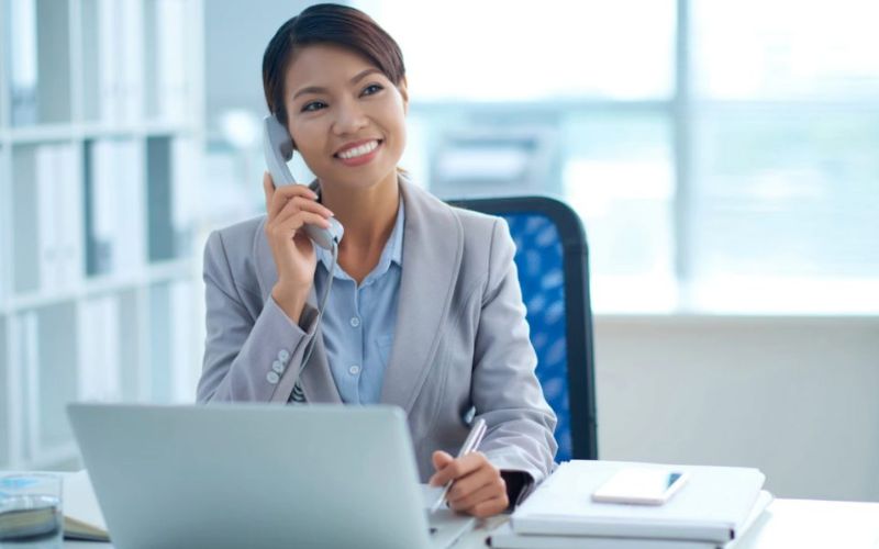 SPIN Selling là kỹ thuật bán hàng tập trung vào việc đặt câu hỏi để hiểu đúng nhu cầu của khách hàng