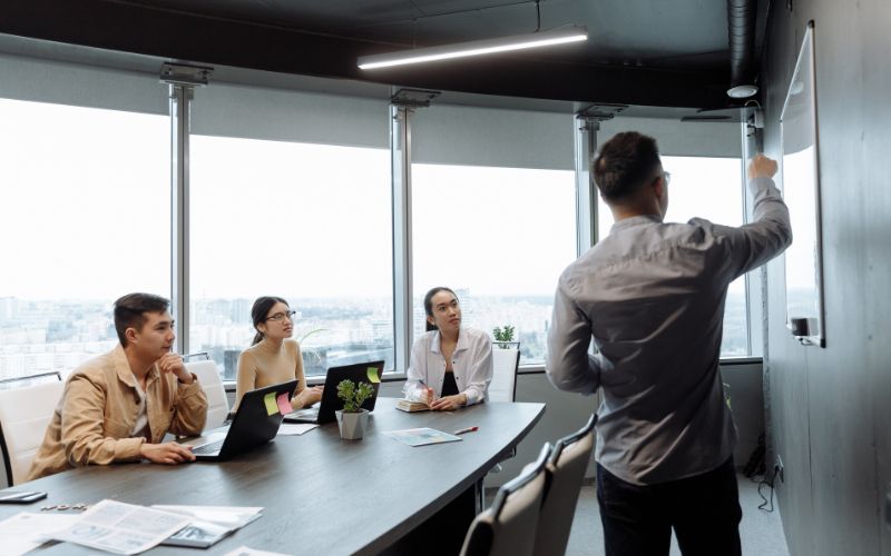 Vị trí sale có lộ trình thăng tiến rõ ràng, hấp dẫn